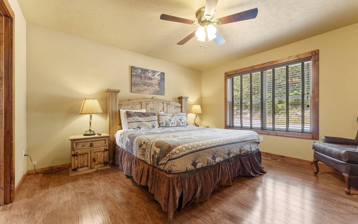 Photo of Bedroom in Reeds Spring