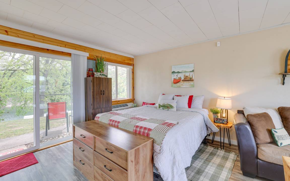 Photo of Bedroom in Shell Knob