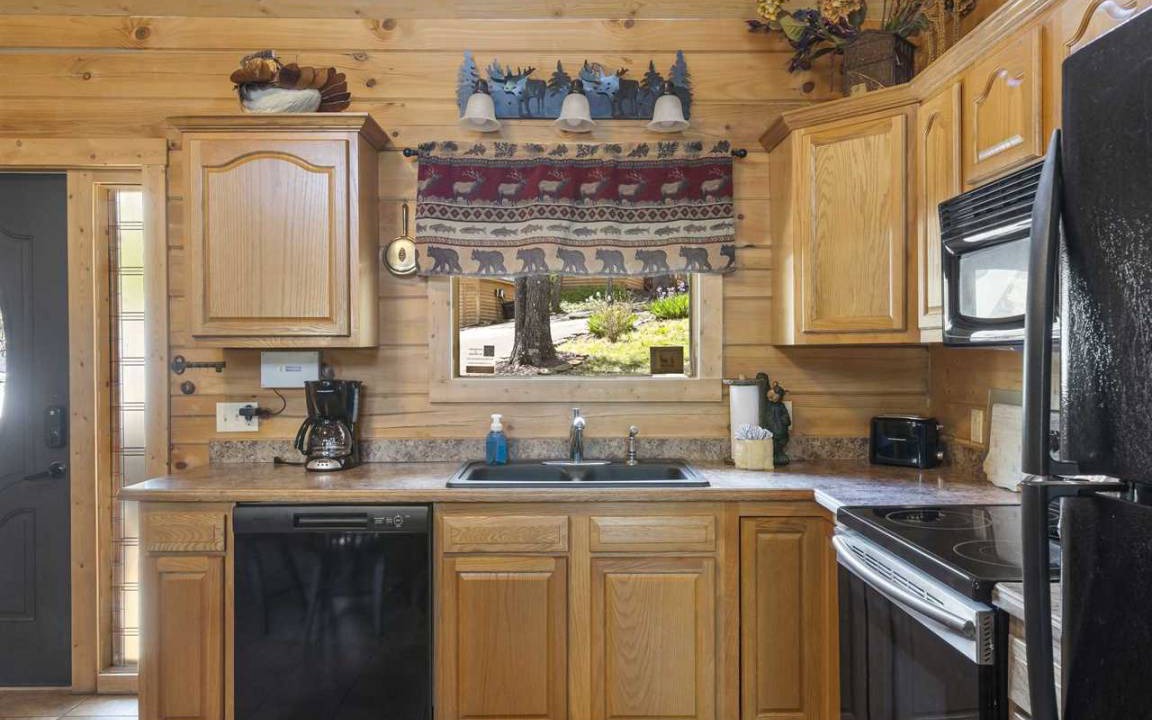 Photo of Kitchen in Branson Cedars