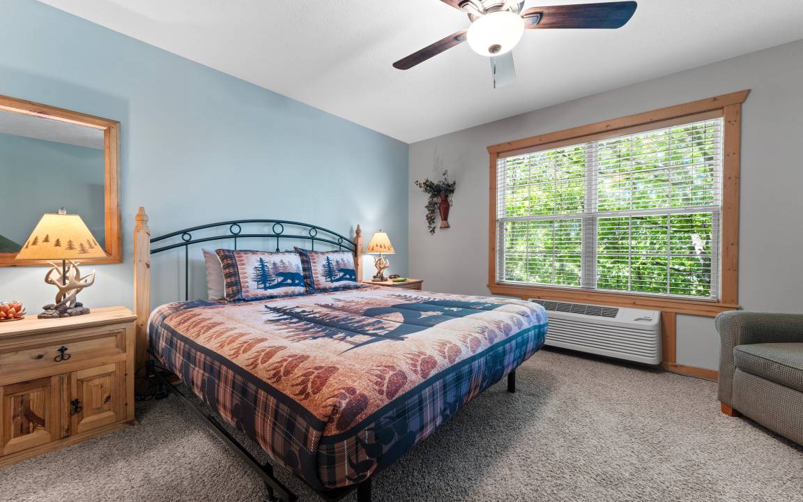Photo of Bedroom in Reeds Spring