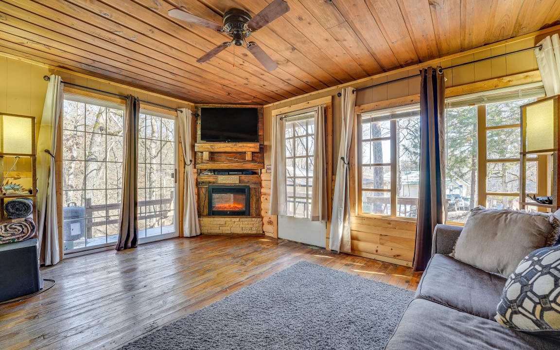 Photo of Livingroom in Rockaway Beach
