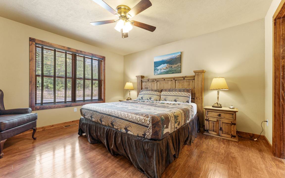 Photo of Bedroom in Reeds Spring