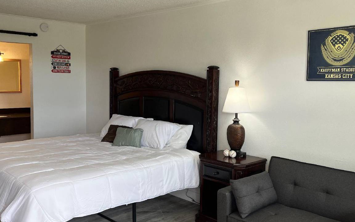 Photo of Bedroom in Branson Theater District