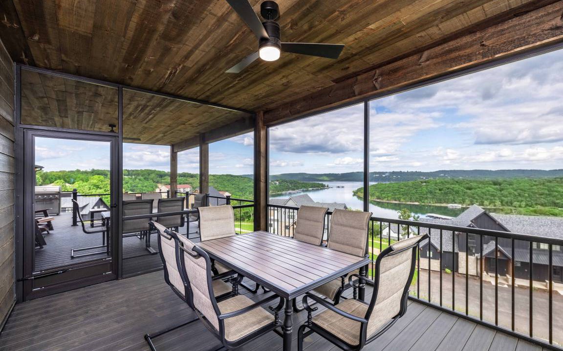 Photo of Patio Balcony in Kimberling City