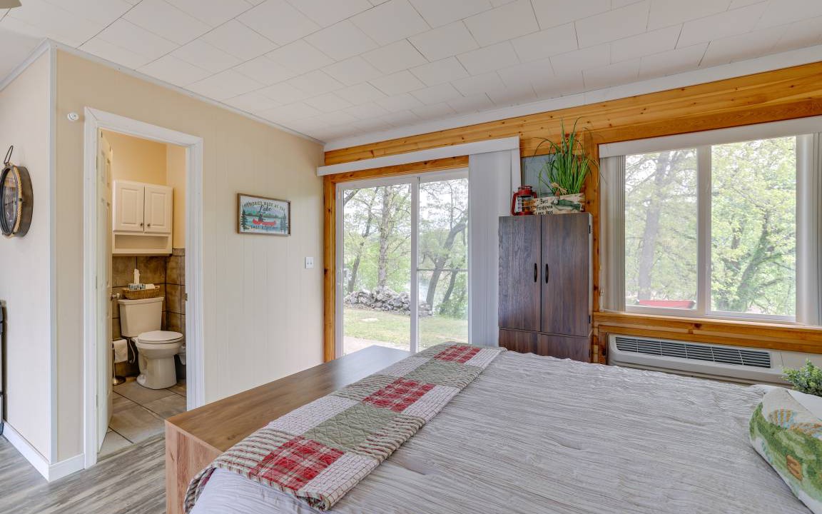 Photo of Bedroom in Shell Knob