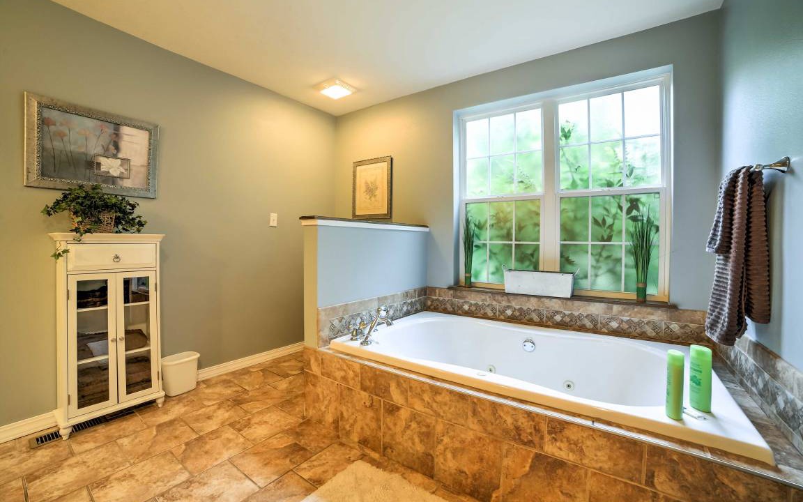 Photo of Bathroom in Blue Eye