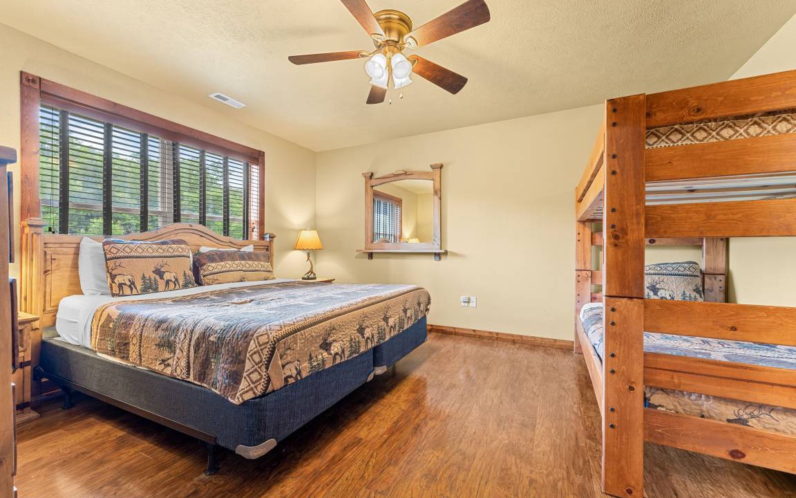 Photo of Bedroom in Reeds Spring