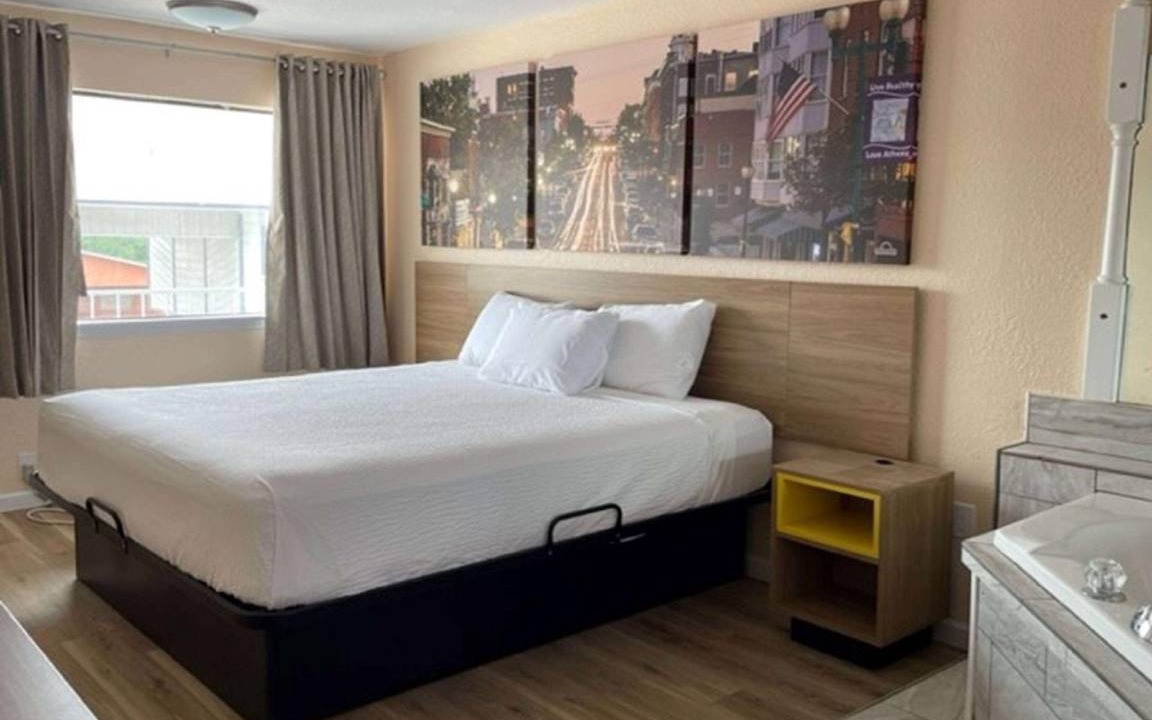 Photo of Bedroom in Branson Theater District