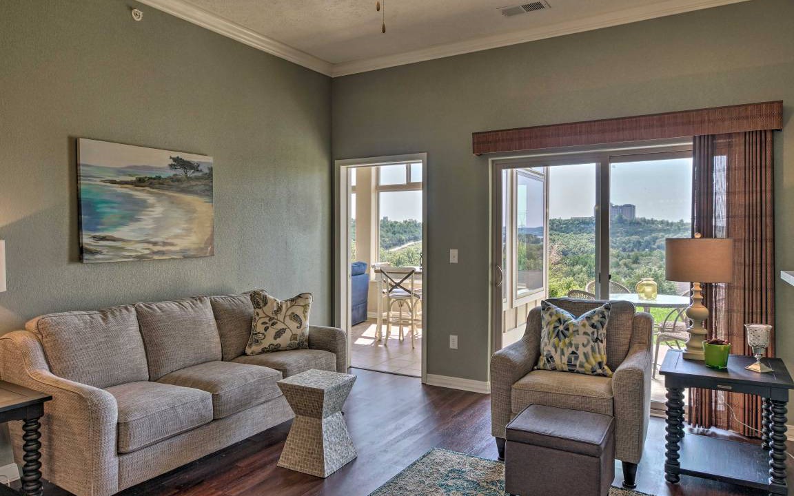 Photo of Livingroom in Table Rock