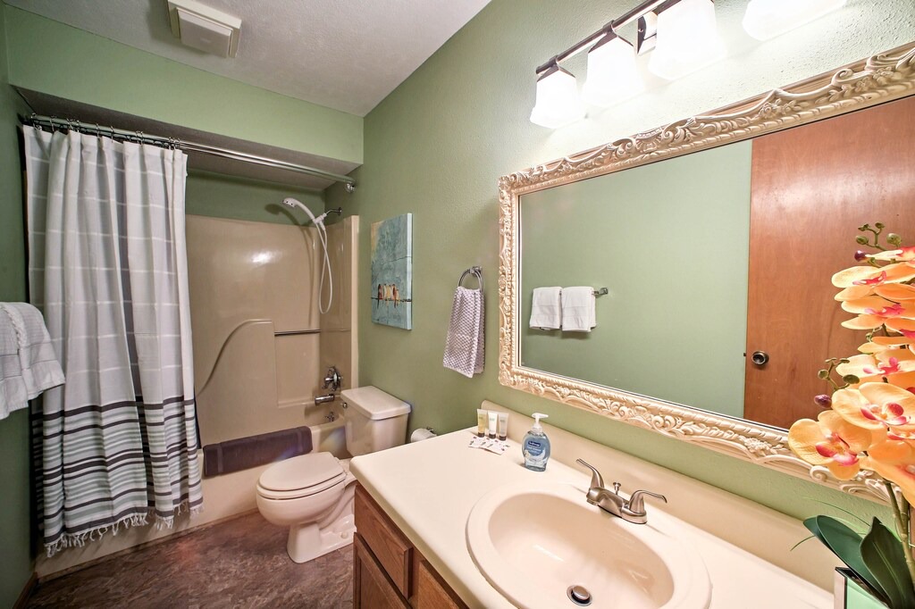 Photo of Bathroom in Notch Estates