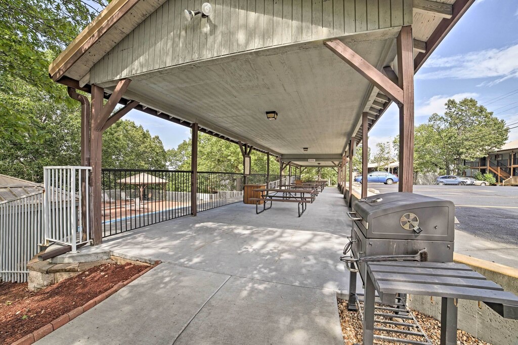 Photo of Others in Notch Estates