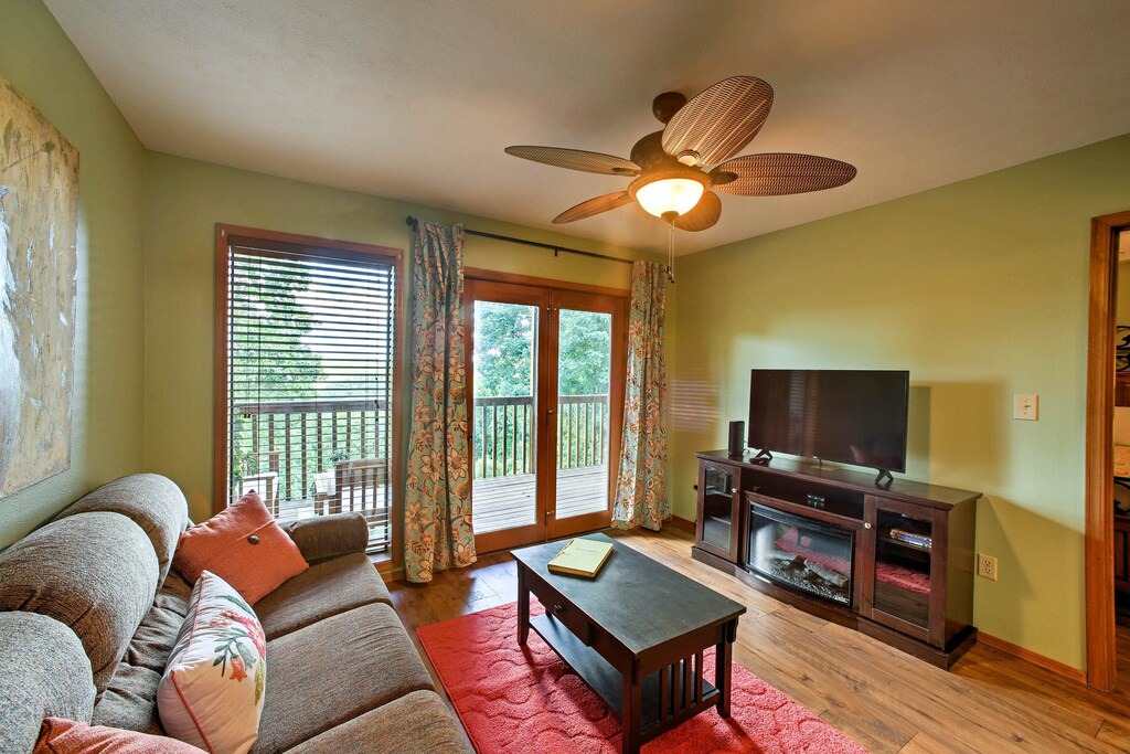 Photo of Livingroom in Notch Estates