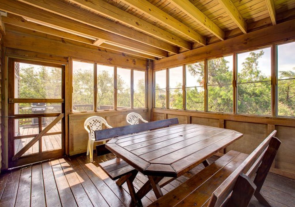 Photo of Patio Balcony in Brigands' Bay