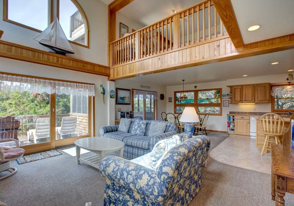 Photo of Livingroom in Brigands' Bay