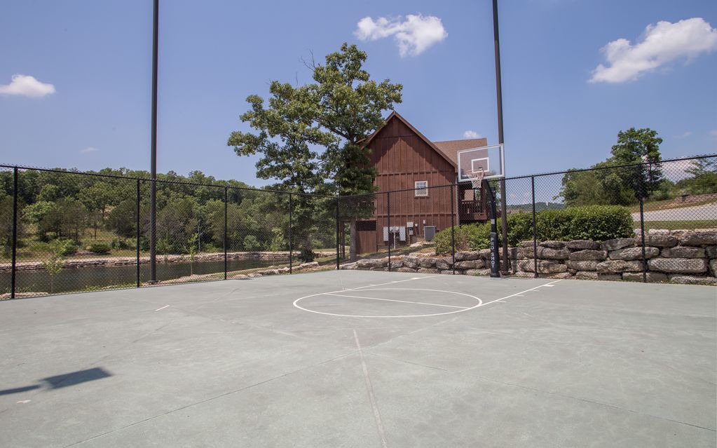 Photo of Buildings in Reeds Spring