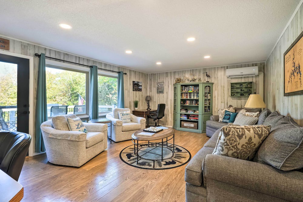 Photo of Bedroom in Shell Knob