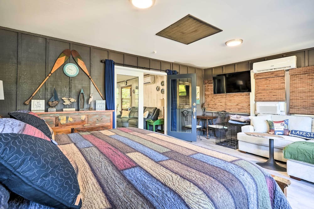 Photo of Bedroom in Shell Knob