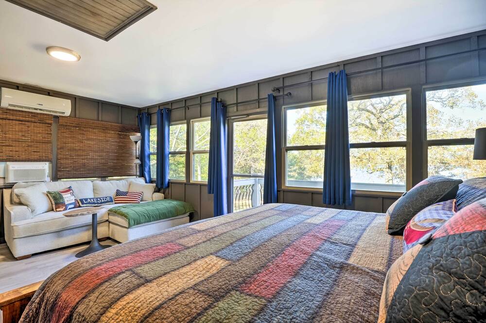 Photo of Bedroom in Shell Knob