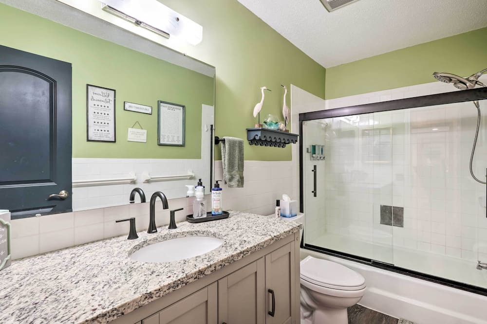 Photo of Bathroom in Shell Knob