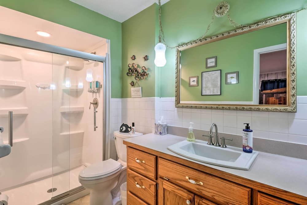 Photo of Bathroom in Shell Knob