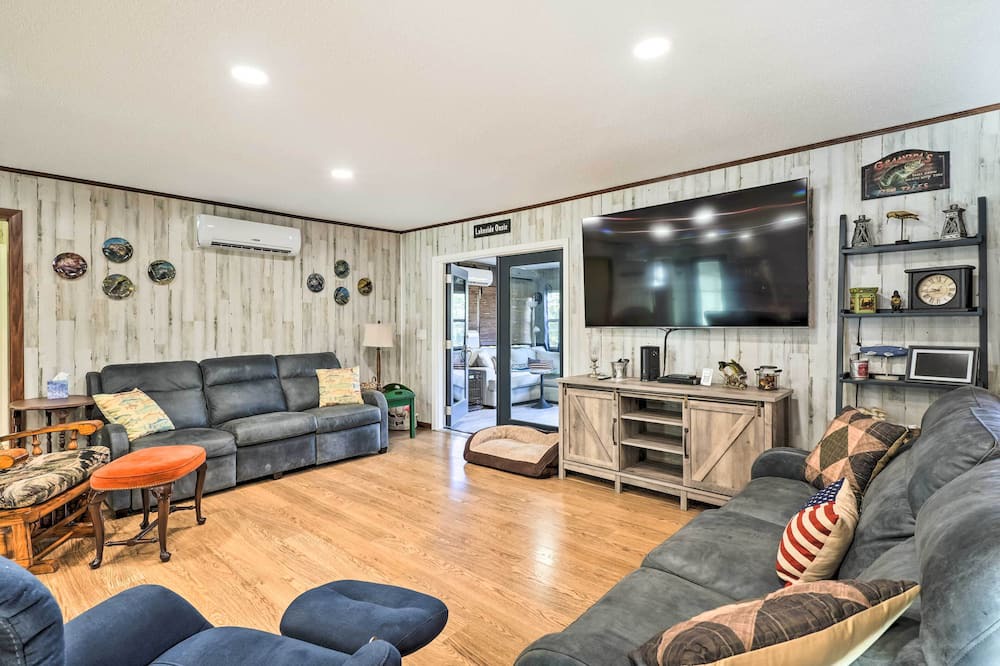 Photo of Bedroom in Shell Knob