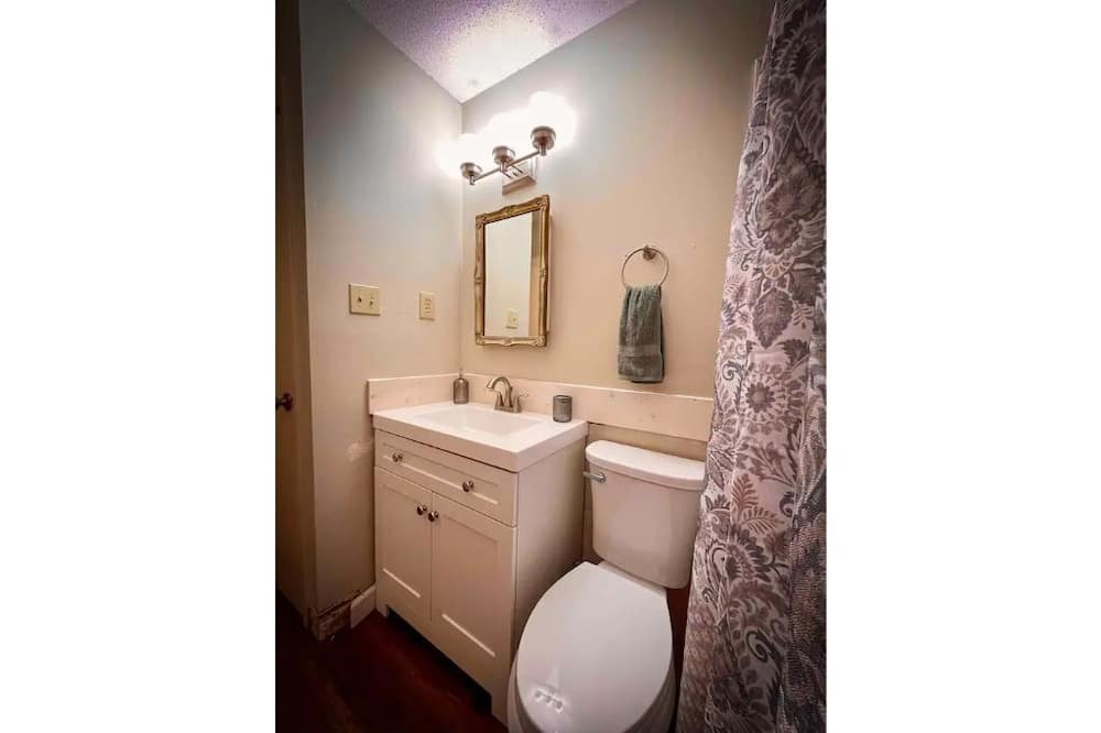 Photo of Bathroom in Ellendale