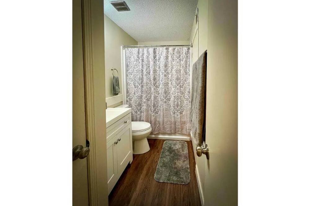 Photo of Bathroom in Ellendale