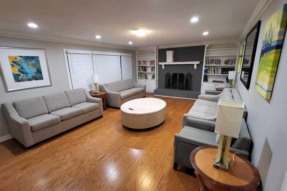 Photo of Livingroom in Ellendale