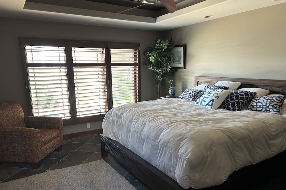 Photo of Bedroom in East Rock Bluff