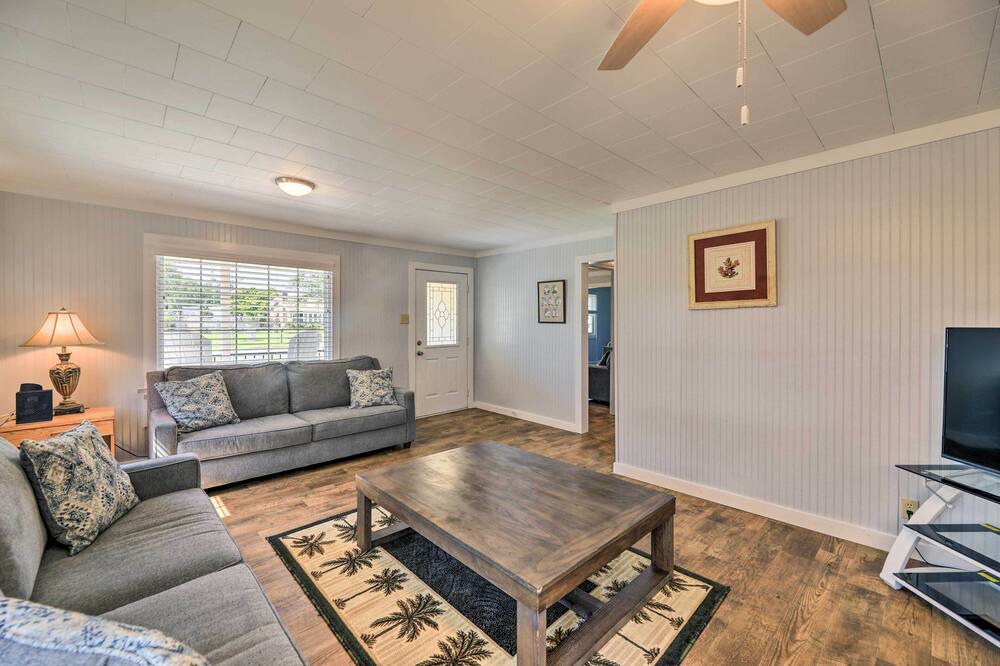 Photo of Livingroom in Harkers Island