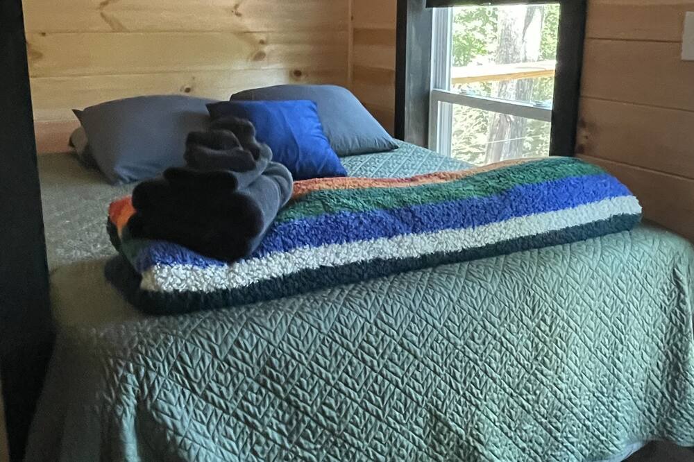 Photo of Bedroom in Primrose
