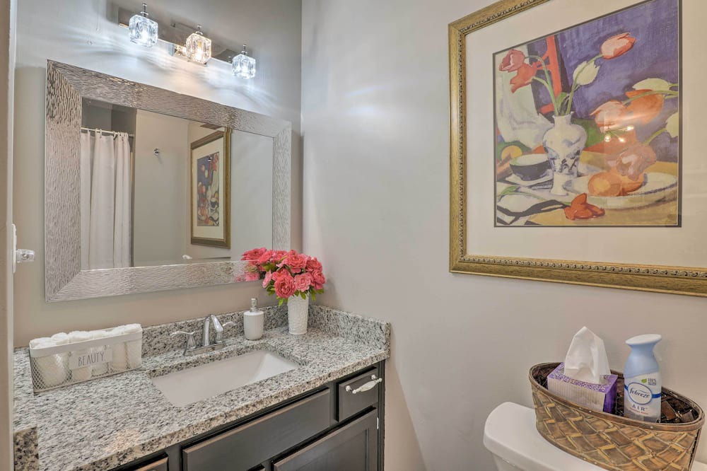 Photo of Bathroom in Notch Estates