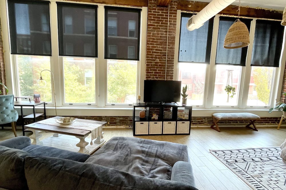 Photo of Livingroom in River Market