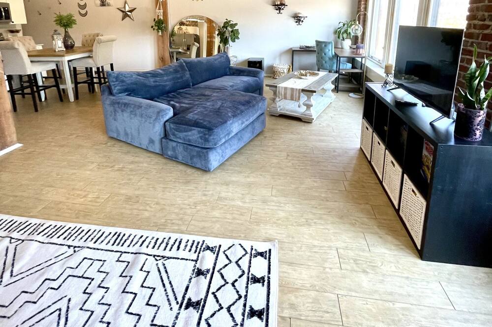 Photo of Livingroom in River Market