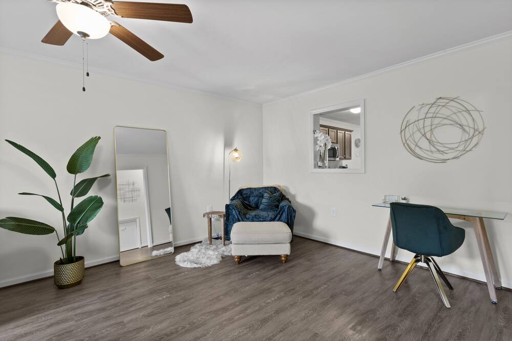 Photo of Livingroom in McCutcheon Field