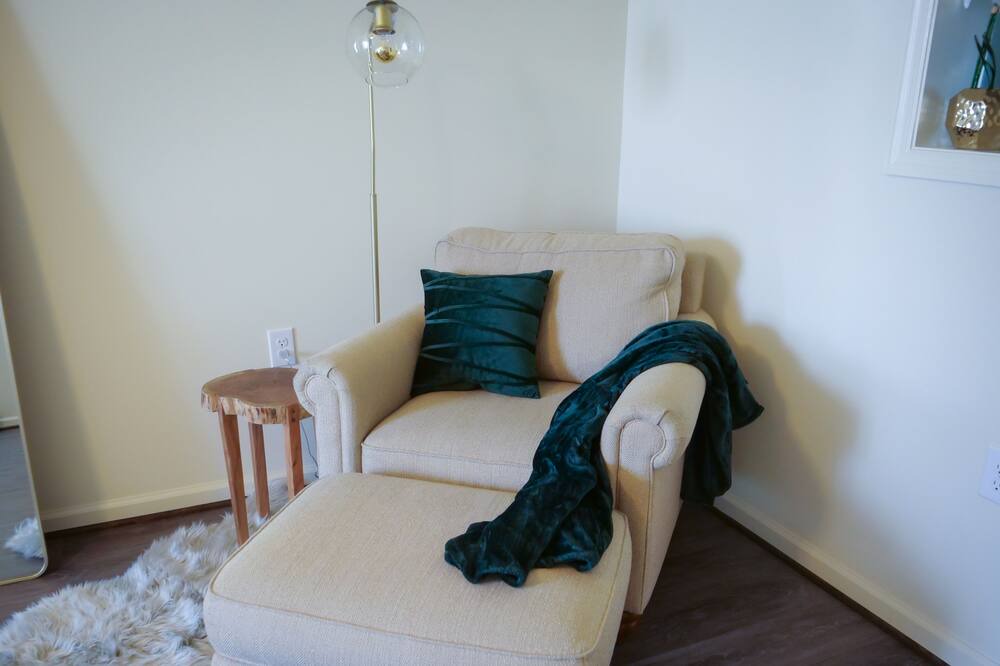 Photo of Livingroom in McCutcheon Field