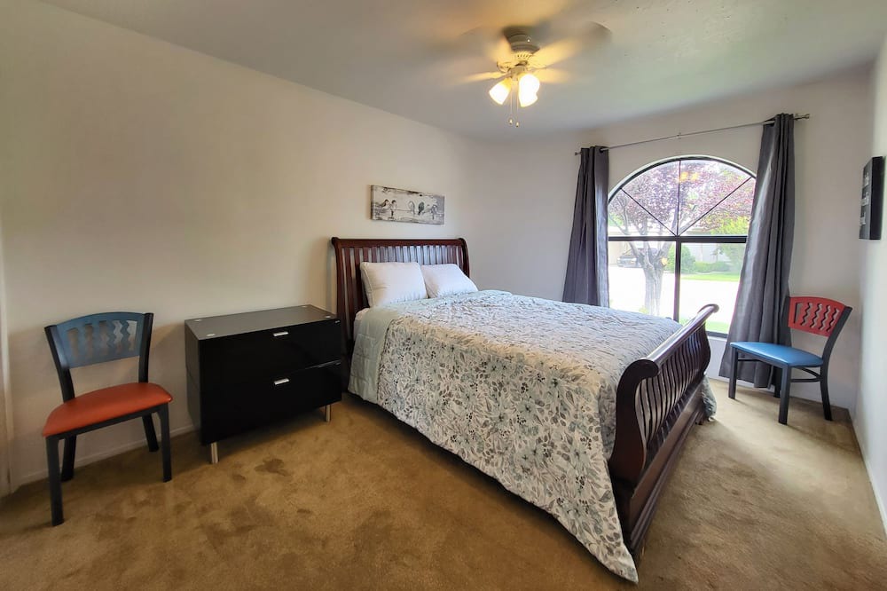 Photo of Bedroom in Northeast Heights