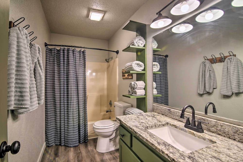 Photo of Bathroom in Notch Estates