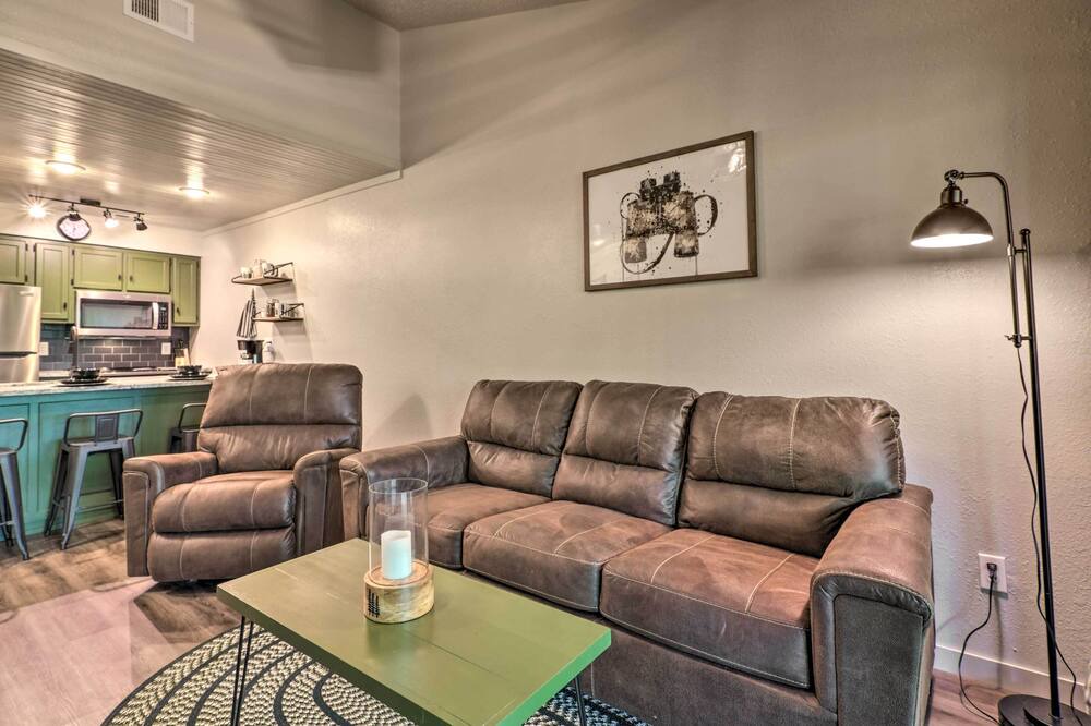 Photo of Livingroom in Notch Estates