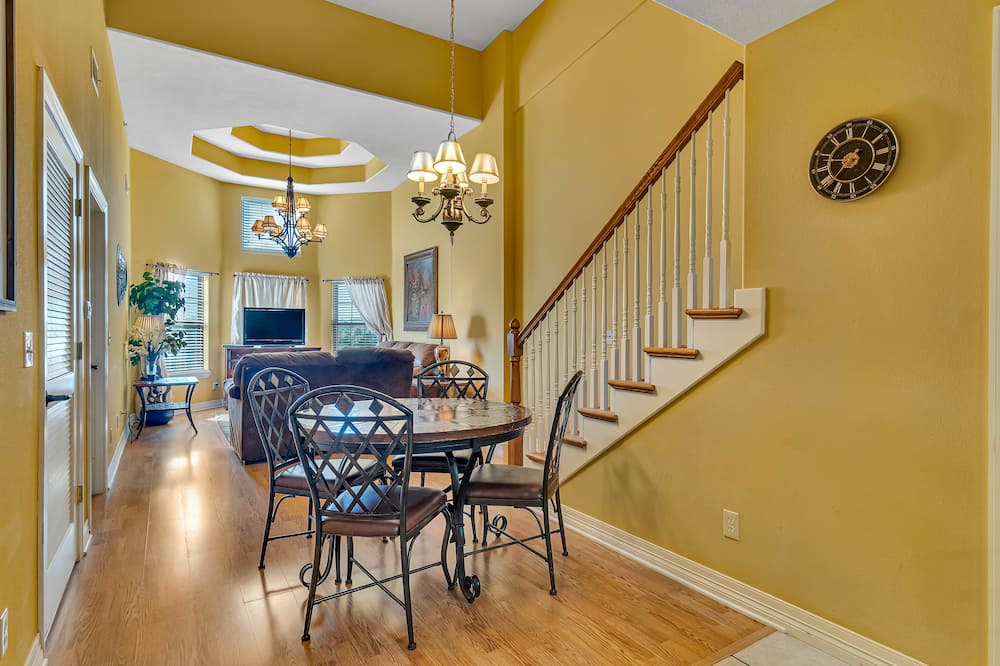 Photo of Livingroom in Blue Eye