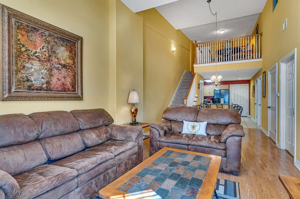 Photo of Bedroom in Blue Eye