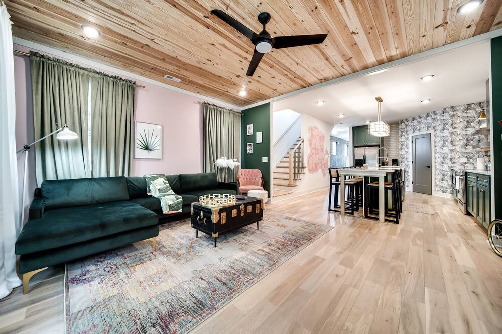Photo of Livingroom in Woodbine