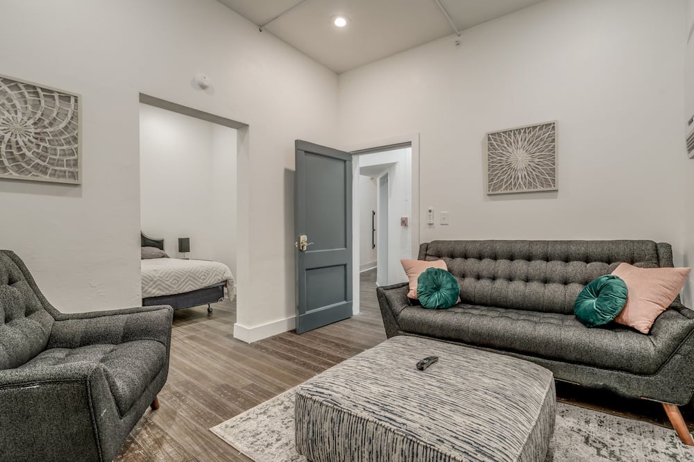 Photo of Livingroom in Clinton