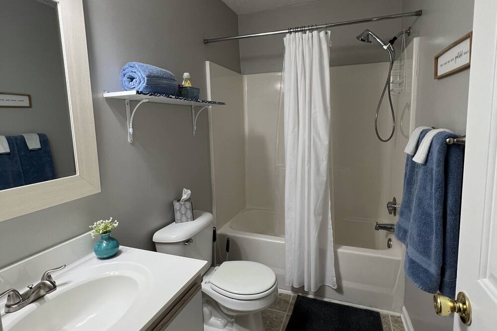 Photo of Bathroom in Piney Green