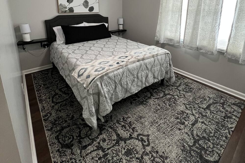 Photo of Bedroom in Piney Green