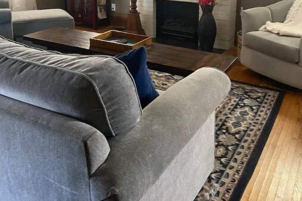 Photo of Livingroom in Enid