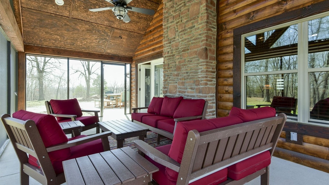 Photo of Patio Balcony in Branson Cedars