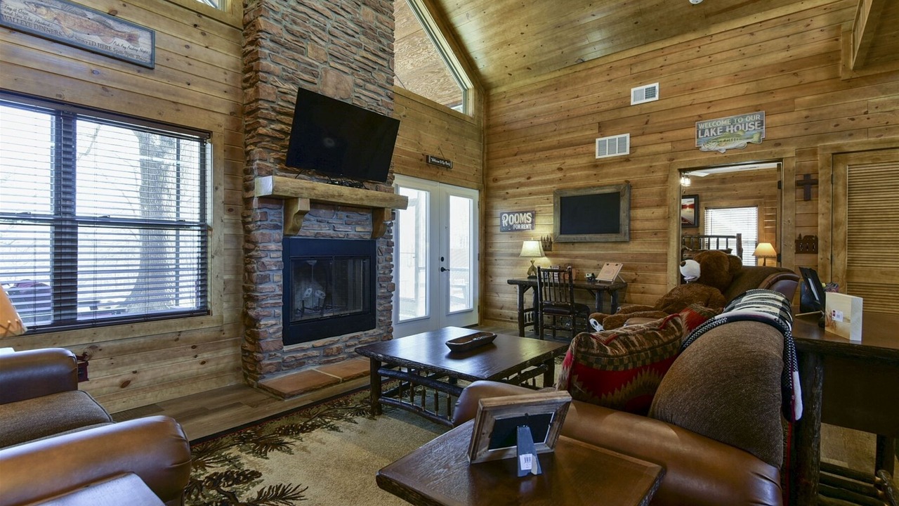 Photo of Livingroom in Branson Cedars
