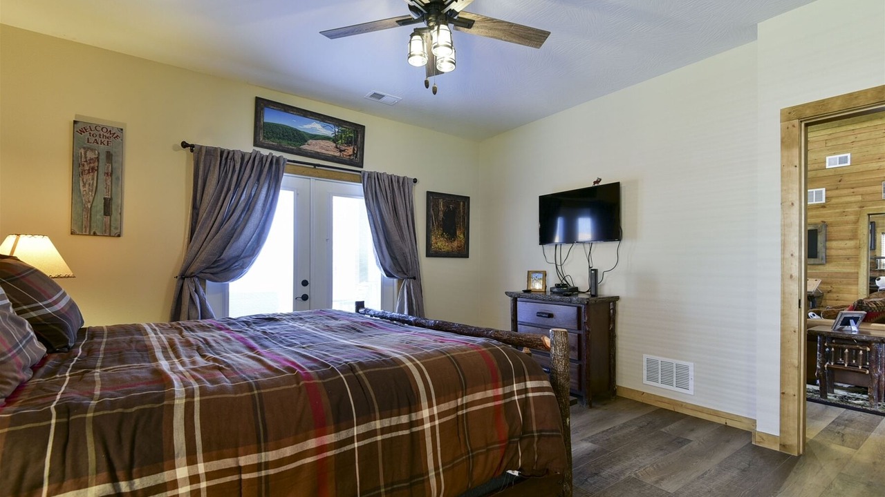 Photo of Others in Branson Cedars