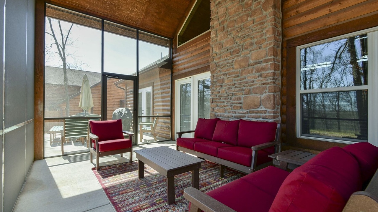 Photo of Livingroom in Branson Cedars